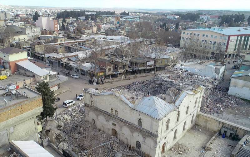 BDU tələbəsinin ata-anası Türkiyədəki zəlzələdə həlak olub - FOTO