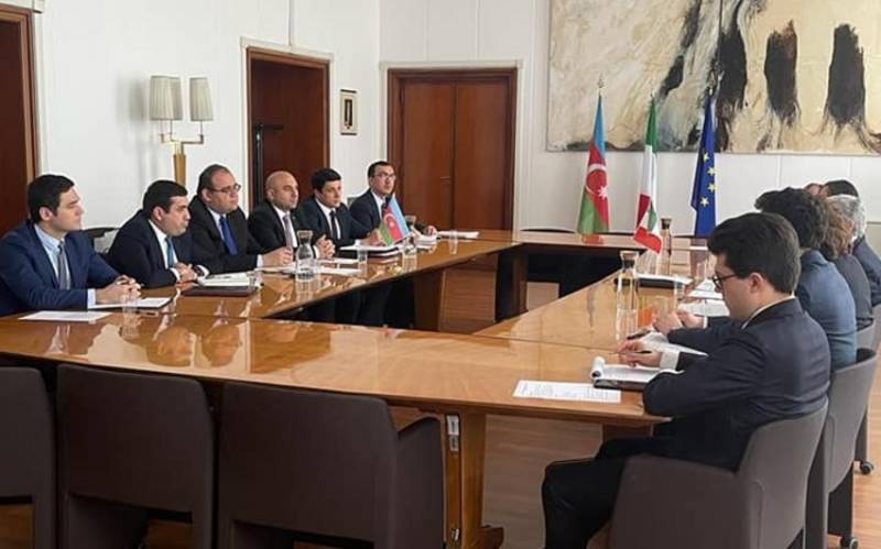 İtaliya-Azərbaycan arasında məsləhətləşmələr keçirildi