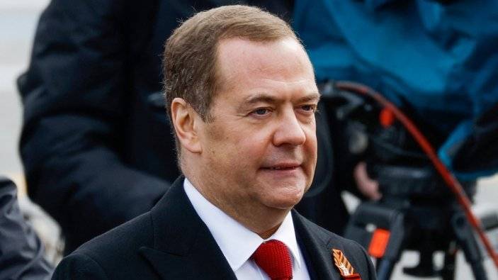 Polşanın sərhədlərinə getməyə hazırıq - Medvedev