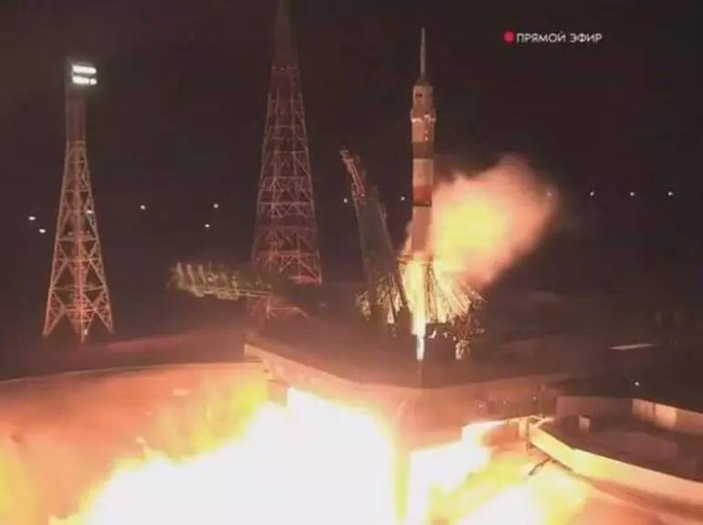 Rusiya kosmosda əlacsız qalan astronavtlar üçün kosmik gəmi buraxdı – VİDEO