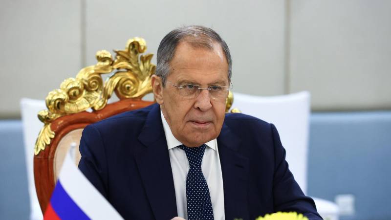 Lavrov azərbaycanlıların rus dilində danışmasını yüksək qiymətləndirdi