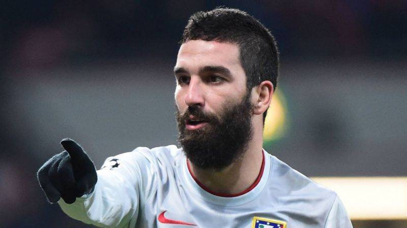 Arda Turan vergidən yayınmaqda günahlandırılır - Hakim qarşısına çıxa bilər