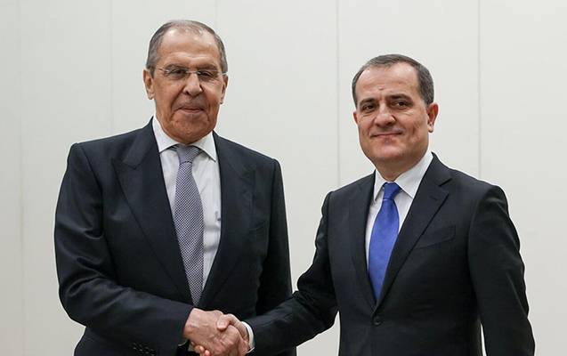 Ceyhun Bayramov və Sergey Lavrov mətbuat konfransı keçirir - Canlı yayım