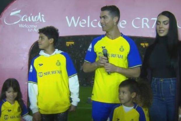 \"Bir çox klub mənimlə müqavilə bağlamaq istəyirdi\" - Ronaldo