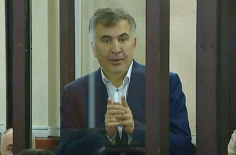 Saakaşvilidən məhkəməyə tələb: İşə fasiləsiz baxılsın!