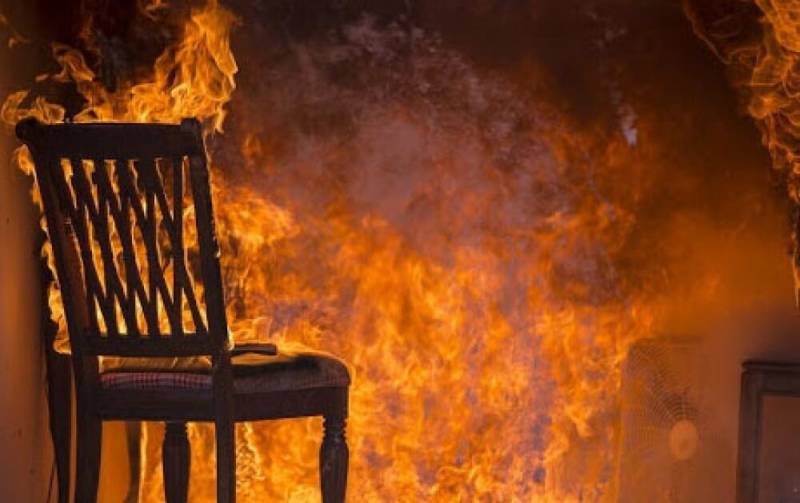 Qubada iki ailənin yaşadığı ev yandı