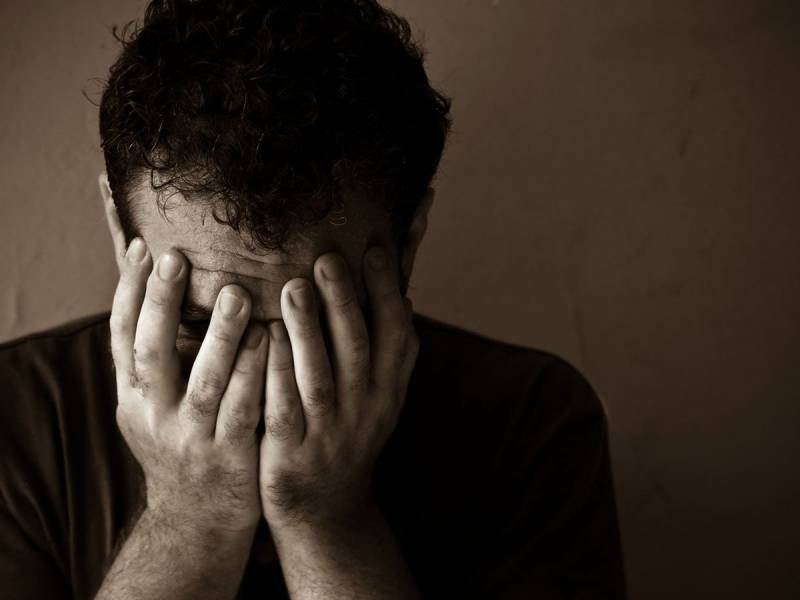 Azərbaycanda ŞOK OLAY: Ana qızları ilə birləşib kişini ŞANTAJ ETDİ