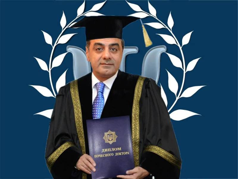 Elmar Məmmədova Ukraynada \"Fəxri doktor\" diplomu verildi