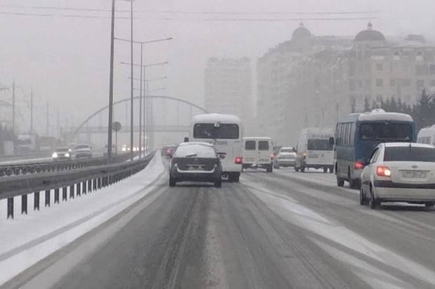 Bəzi rayonlar üzrə təxirə salınan avtobus reysləri bərpa edildi - RƏSMİ