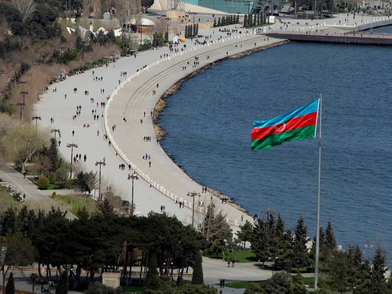 Bakıda 7 sm qar yağıb - FAKTİKİ HAVA