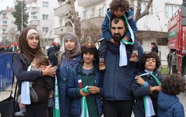 Ərdoğanı yaxından görmək istəyən ailə Fransadan Türkiyəyə gəldi