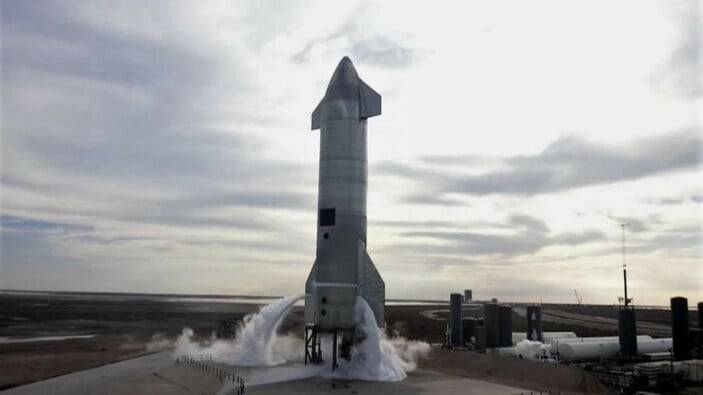 Dünyanın ən güclü raketi hazır vəziyyətə gətirildi - FOTO