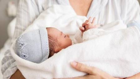 Məşhur aktrisa ANA OLDU - FOTO