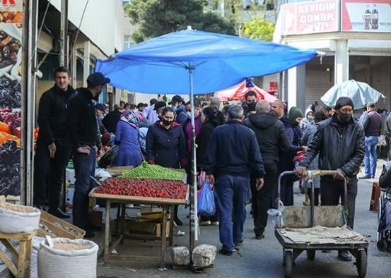 “Vosmoy”da bazarlıq edən arvadını bıçaqladı