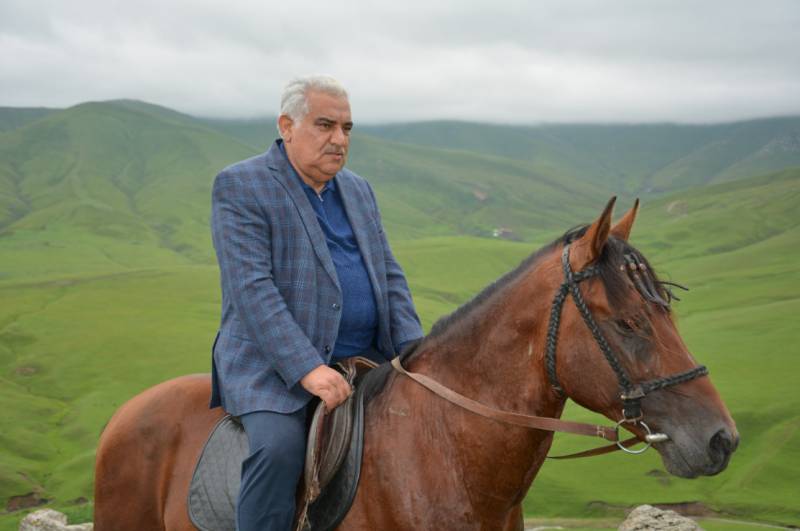 Daşkəsənin icra başçısı sakinlərlə görüşə atla getdi - FOTO