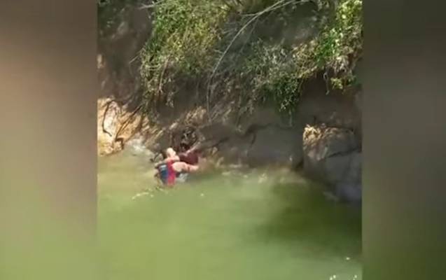 Su anbarında batma təhlükəsi olan şəxs belə xilas edildi - VİDEO