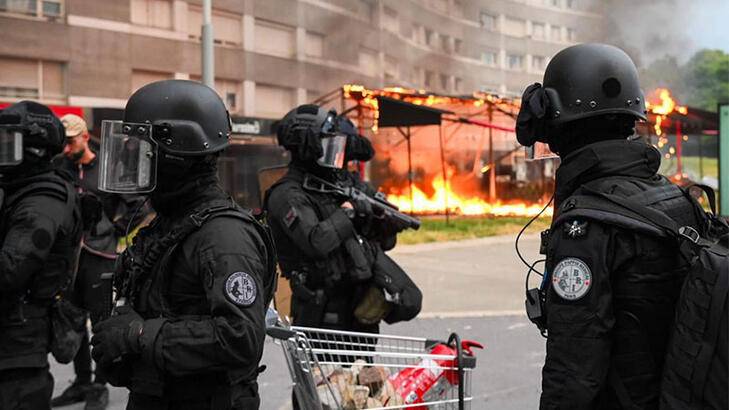 Fransada başlayan etiraz aksiyalarında 719 nəfər saxlanıldı