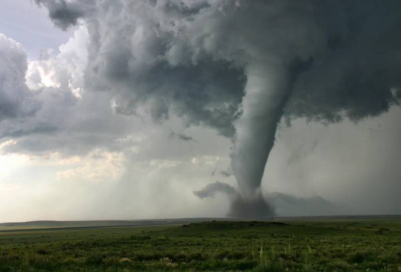 Bu ölkədə tornado baş verdi - Qarşısındakı hər şeyi məhv etdi - VİDEO