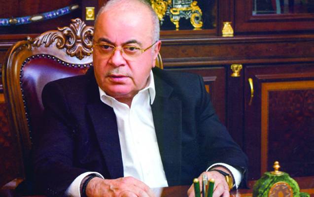 Deputat başqa bir xəstə yüksək vəzifəlini ziyarət edərkən ayağını sındırıbmış - FOTO