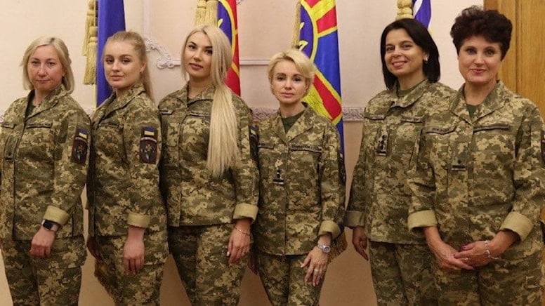 Cəbhədə döyüşən Ukraynanın qadın əsgərləri - FOTO