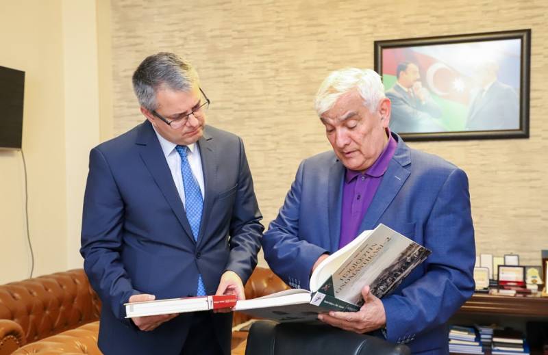 Səfir Nazim Səmədov ADU-nun qonağı olub - FOTOLAR