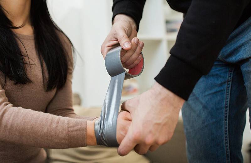 Azərbaycanda tələbə qızı oğurlayan şəxslə bağlı QƏRAR