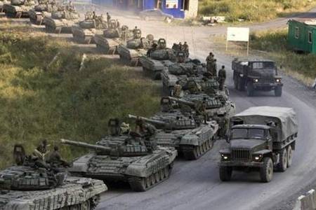 Böyük Britaniya Ukraynaya döyüş maşınları və mərmilər verəcək