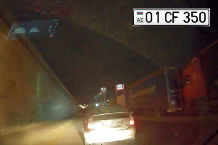 Üç dəqiqə ərzində iki dəfə qayda pozan “Prius” sürücüsü - VİDEO