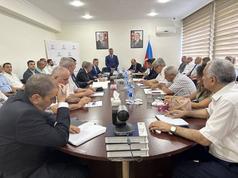 Mehmanxana və dayanacaqların vergiyə cəlb edilməsində yaranmış çətinliklər müzakirə olundu - FOTOLAR