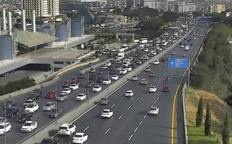 Bakıda bu yollarda tıxac var - SİYAHI