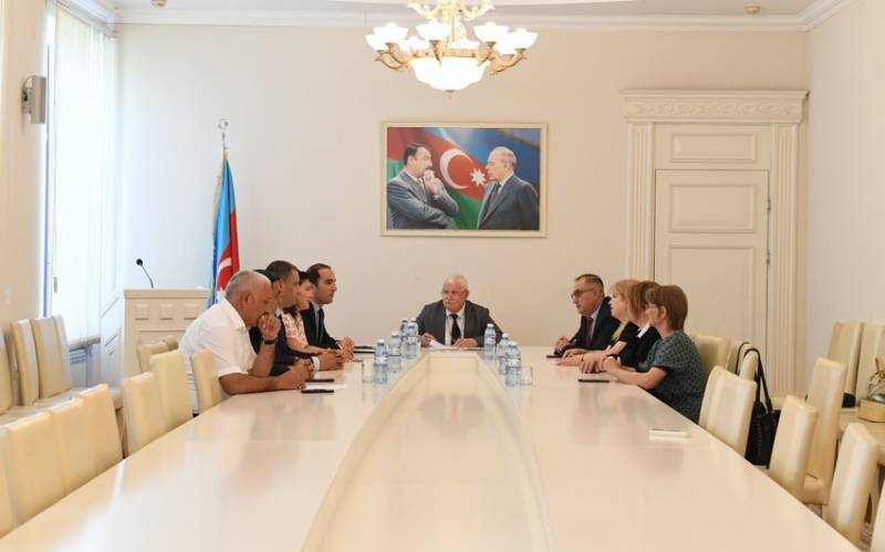 \"Qaçqınkom\" yanında İctimai Şuranın yeni tərkibdə ilk iclası keçirildi 