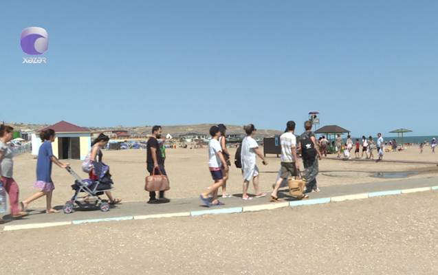 Özəl çimərliklərdə istirahət neçəyə başa gəlir? - VİDEO