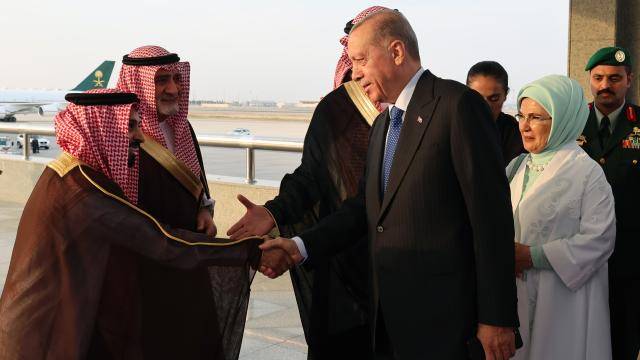 Ərdoğan Səudiyyəyə səfər etdi