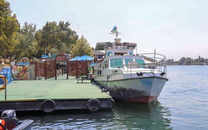 Azərbaycanda motorlu qayıq limana çırpıldı - Yaralananlar var