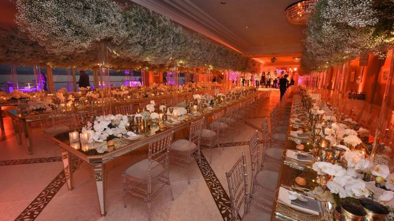 Rusiyada azərbaycanlı müğənninin olduğu məclisə silahlı hücum edilib: \"Atəş açıldı\" - VİDEO