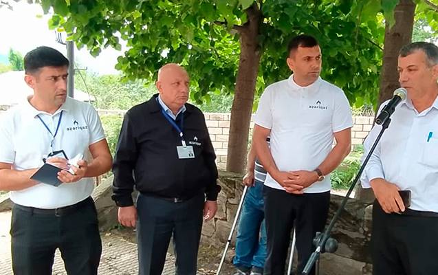 “Açıq mikrofon” aksiyası qaz xətti yeni çəkilmiş Qumux kəndində - FOTOLAR