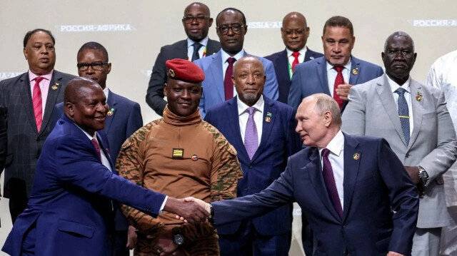 Rusiya Afrika ölkələrinin 23 milyard dollar borcunu  SİLDİ