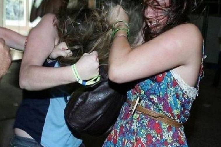 Bakıda qadınlar arasında KÜTLƏVİ DAVA: Xəsarət alan var