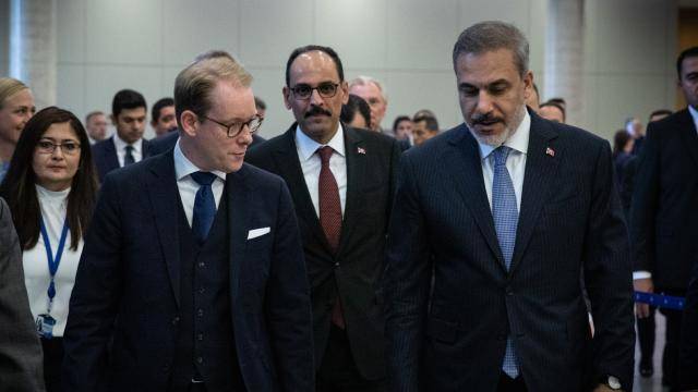 Hakan Fidan isveçli həmkarı ilə danışıqlar apardı