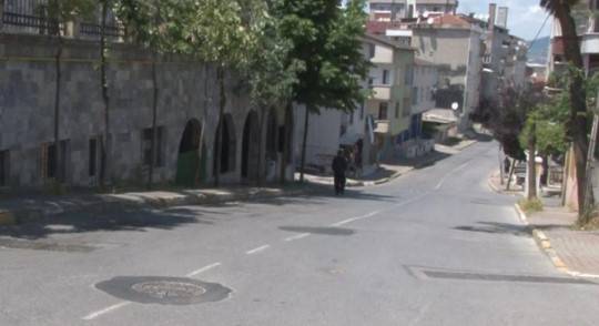 40 il əvvəl ona edilənləri unutmadı- Küçənin ortasına güllə yağdırdı