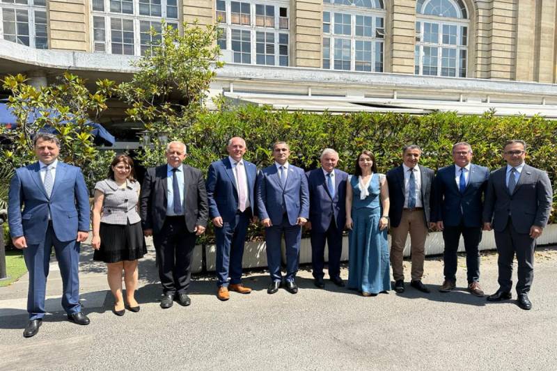 Azərbaycan deputatları fransalı həmkarları ilə görüşüblər