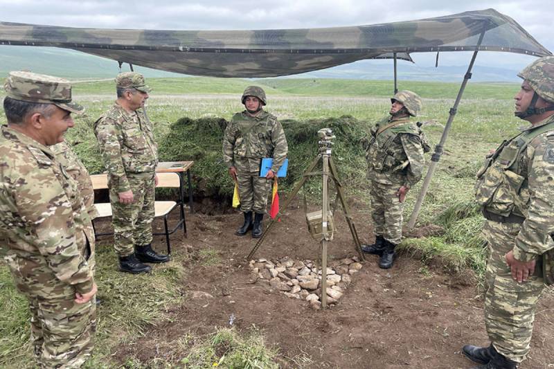 Azad edilmiş ərazilərdə komanda təlimi - Nazir tapşırıqlar verdi