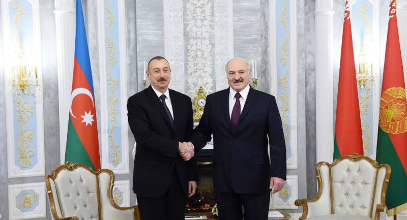 Prezident Lukaşenkoya məktub göndərdi