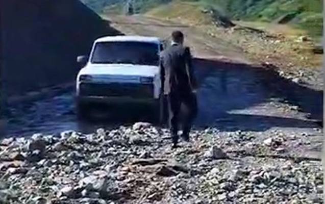 Quba rayonu ərazisində bir-neçə yolda yaranmış məhdudiyyətlər aradan qaldırıldı - VİDEO