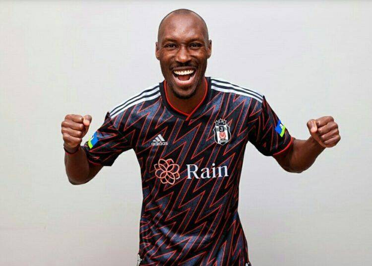 Karyerasını bitirdi