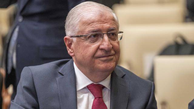 Yaşar Güler fransalı həmkarı ilə danışıqlar apardı