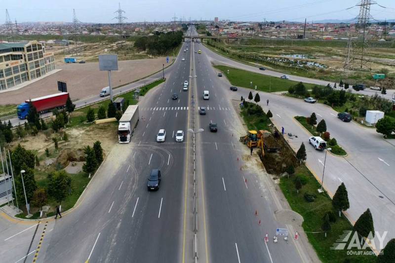 Güclü külək nəticəsində bir-neçə avtomobil yolunda yaranmış problem aradan qaldırılıdı