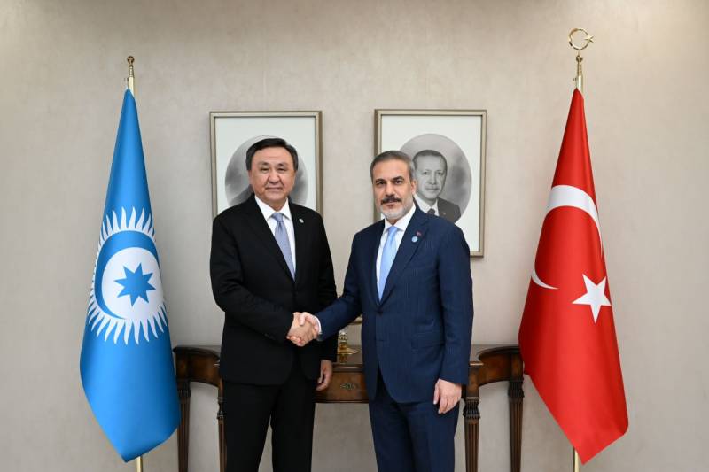Hakan Fidan TDT baş katibi ilə danışıqlar apardı
