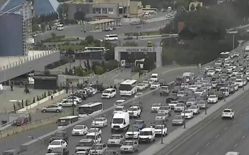 Bu yollarda sıxlıq var - SİYAHI