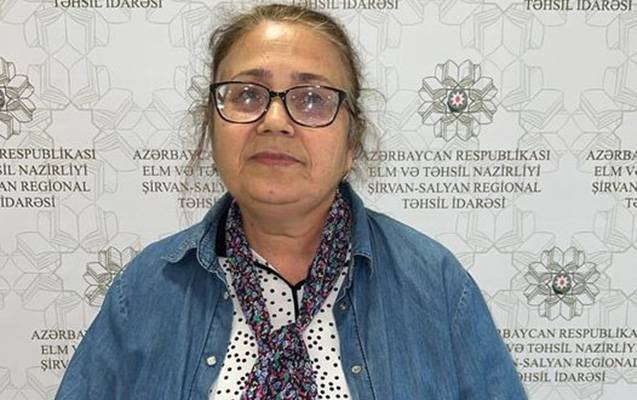 57 yaşlı müəllim imtahanda maksimum balı topladı - FOTO